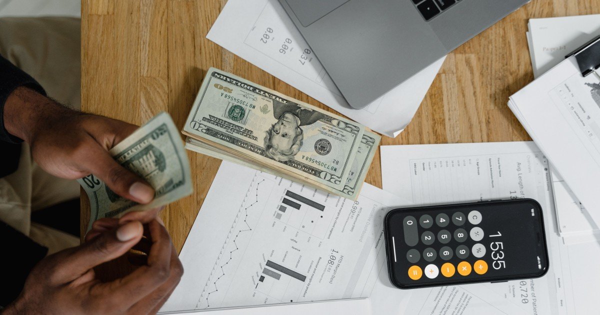 Why Currency Exchange Rates Rise and Fall: A Complete Guide