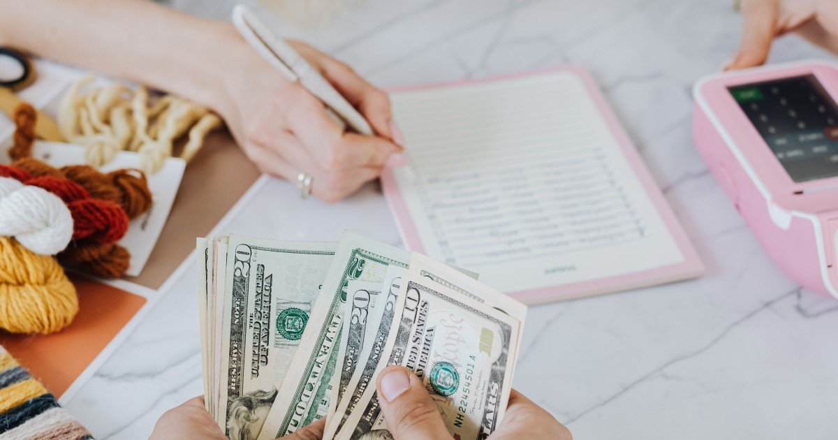 How Much Money Should You Keep in an Emergency Fund? A Complete Guide